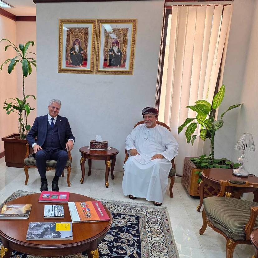 السفير الدكتور محمد علي بوغازي يلتقي رئيس الدائرة القانونية بوزارة الخارجية