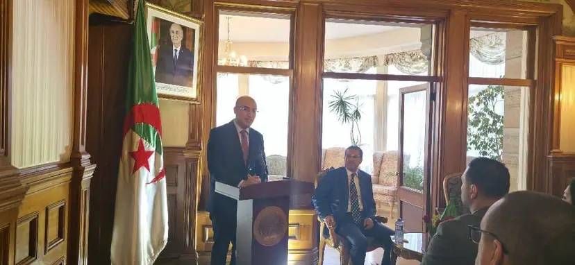 السيد شايب يلتقي أفراد الجالية الجزائرية بأوتاوا